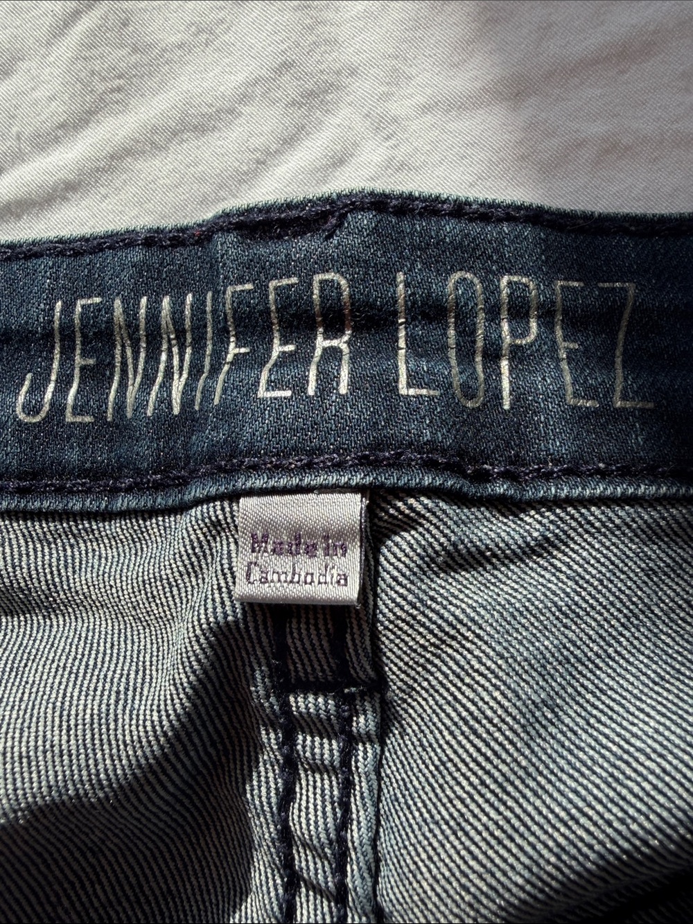 Jennifer Lopez womens Faded Blue Denim Jeans